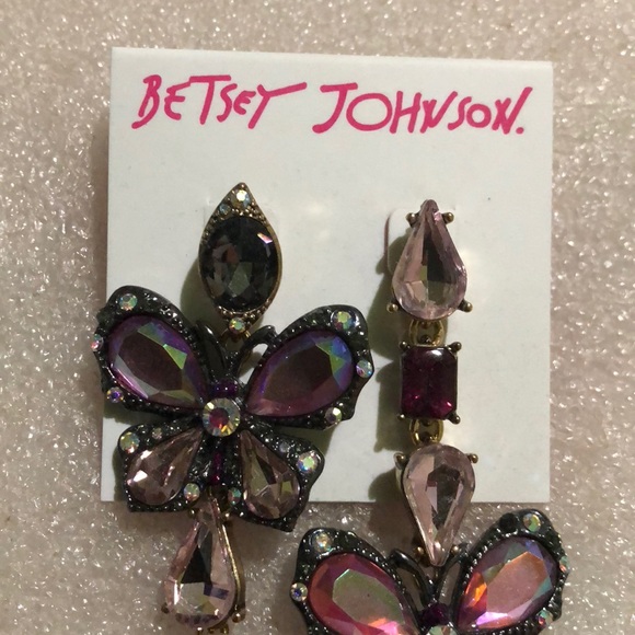 Betsey Johnson earrings - Picture 3 of 4